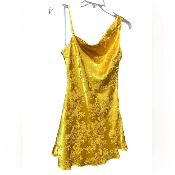 Lulu's Yellow Satin Floral Print Asymmetrical Cowl Neck Mini Dress Size M - Picture 6 of 13